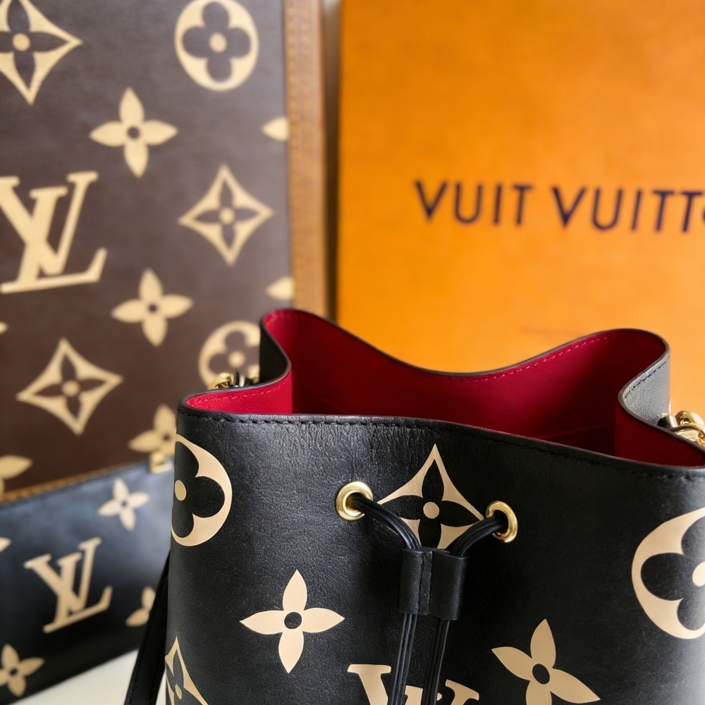 <AUTHENTIC>LV Bicolor Monogram Empreinte Leather Bucket Bag - Picture 3 of 6